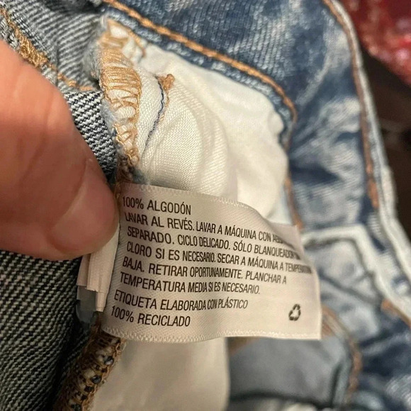 Wild fable women's denim shorts distressed size 4 - Picture 4 of 4
